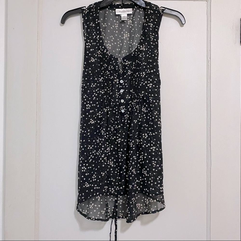 Motherhood Maternity sleeveless blouse. Size M